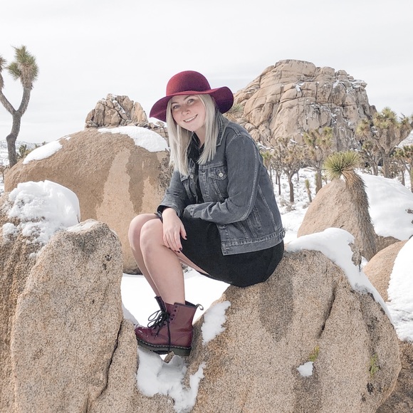 Meet your Posher, Quinn - Picture 1 of 1